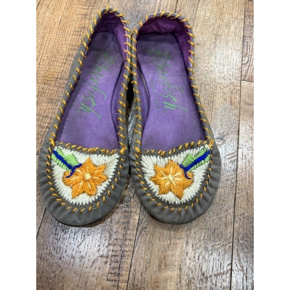 Womens Blowfish Gray Suede Moccasin Flats Embroidered Boho Style Shoes Size 8